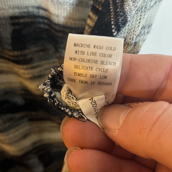 EXTRA TOUCH Faux Lace-Back Detail With Drop-Back Striped Sweater - Picture 7 of 7